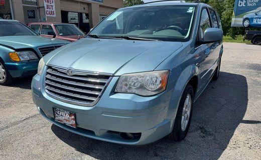 2010 Chrysler Town AND Country RT