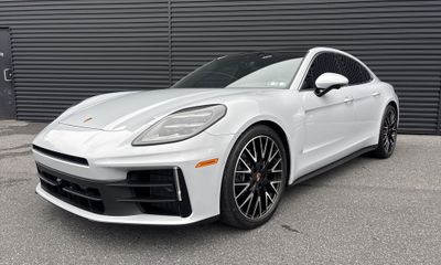 2026 Porsche Panamera 4