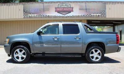 2011 Chevrolet Avalanche LS