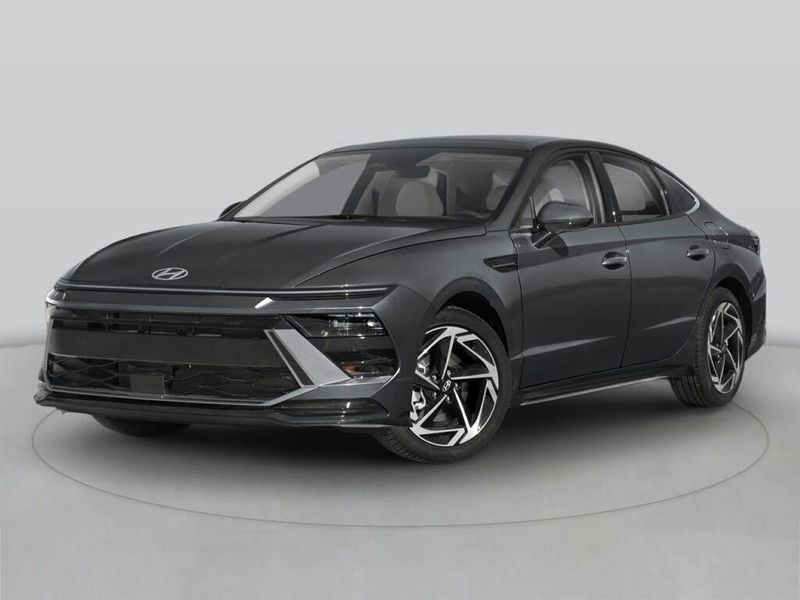 2025 Hyundai Sonata — a typically priced live listing