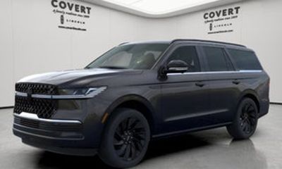 2027 Lincoln Navigator Premier