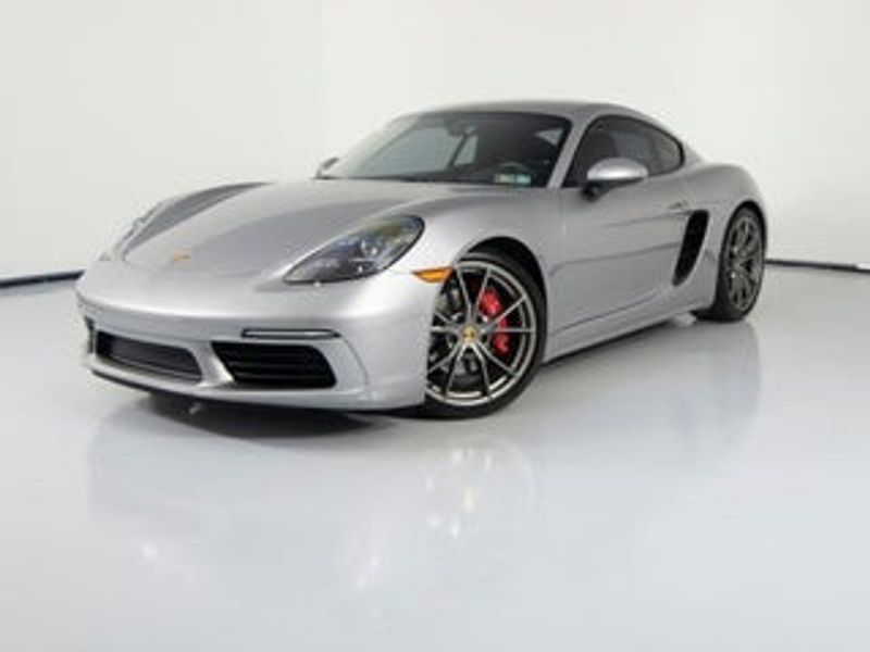 2025 Porsche 718 Cayman — a typically priced live listing