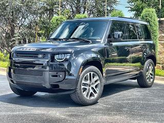 2026 Land Rover Defender 110 SE