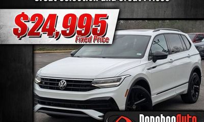 2023 Volkswagen Tiguan SE Black