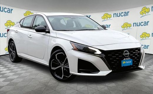 2024 Nissan Altima SR