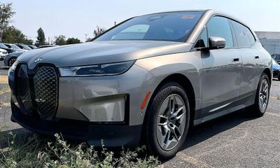 2023 BMW IX xDrive50i