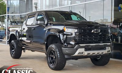 2025 Chevrolet Silverado RST