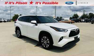2021 Toyota Highlander XLE NAV