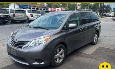 2011 Toyota Sienna LE