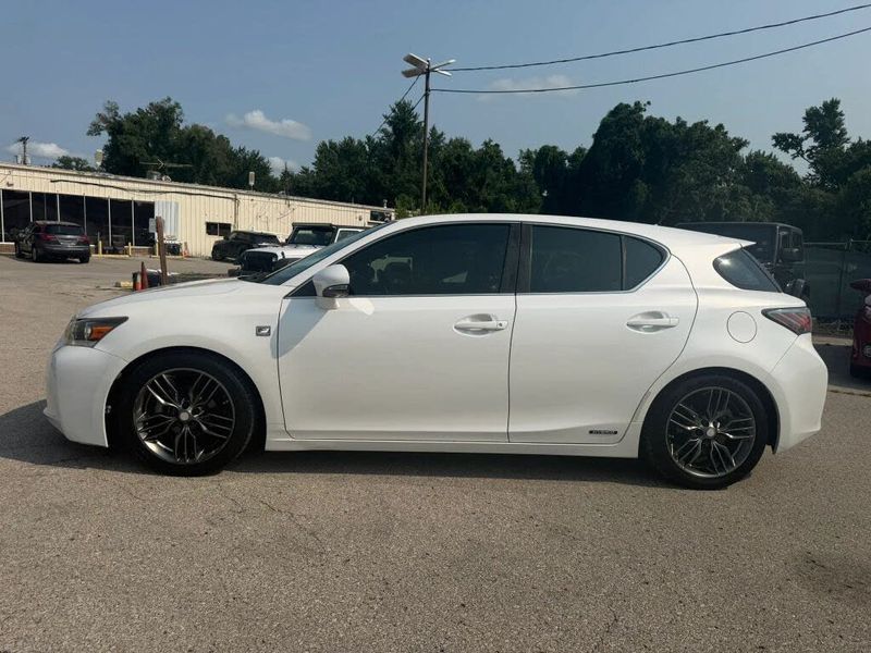 2012 Lexus CT — a typically priced live listing