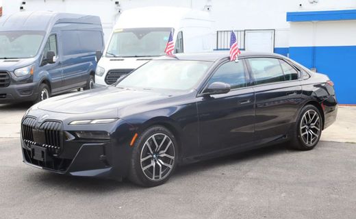 2023 BMW 740I