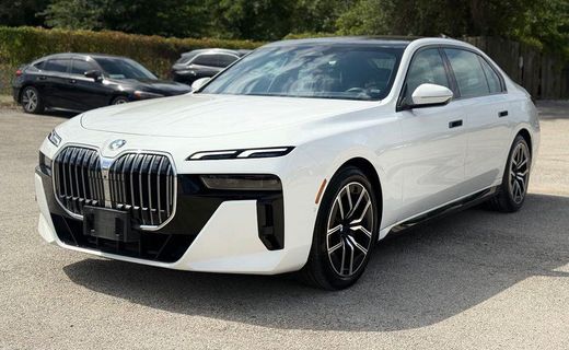 2025 BMW 740I