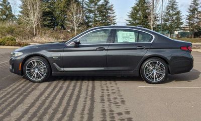 2023 BMW 530e 530XE