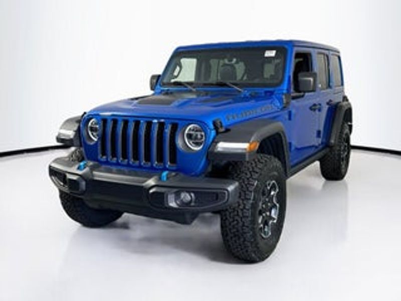 2022 Jeep Wrangler — a typically priced live listing