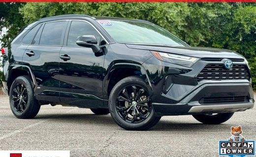 2024 Toyota RAV4 SE