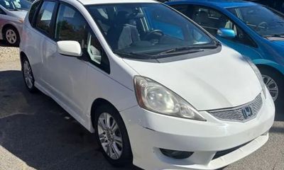 2010 Honda FIT Sport