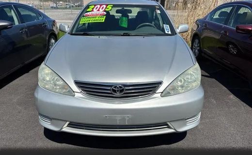 2005 Toyota Camry LE