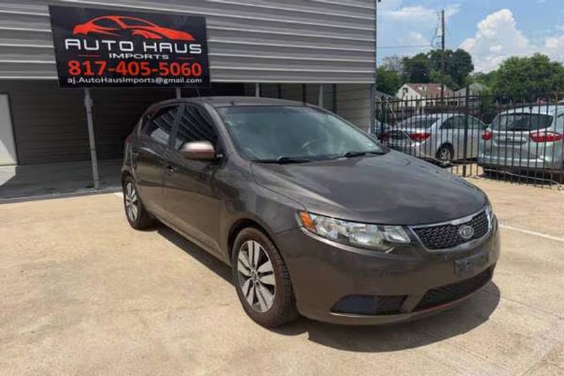 2013 Kia Forte — a typically priced live listing