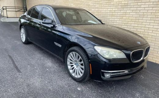 2013 BMW 740i