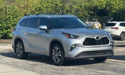 2023 Toyota Highlander LE L Limited