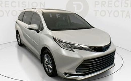2023 Toyota Sienna LE