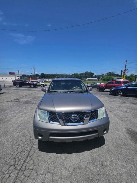 2006 Nissan Pathfinder — a typically priced live listing