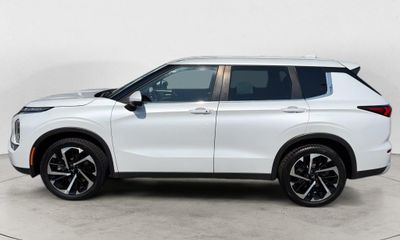 2023 Mitsubishi Outlander SE Black Edition