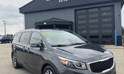 2015 Kia Sedona GLS Middle Level