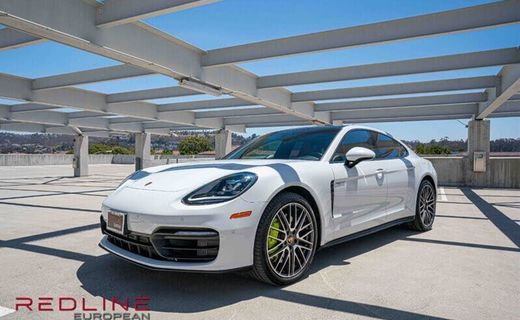 2022 Porsche Panamera 4