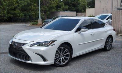 2020 Lexus ES 300H Premium