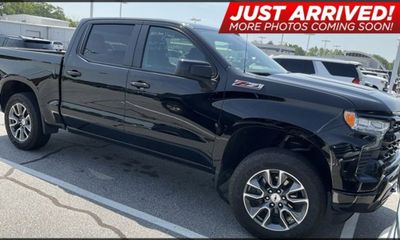 2023 Chevrolet Silverado RST