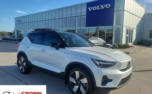 2023 Volvo XC40 Ultimate Dark
