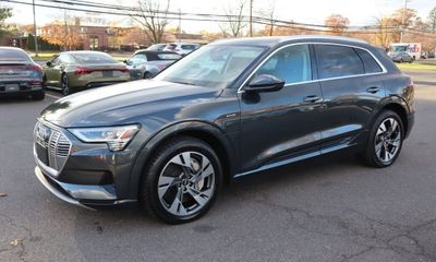 2021 Audi E-Tron Quattro Premium