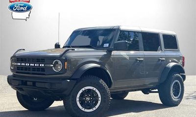 2025 Ford Bronco Base