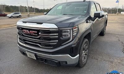 2025 GMC Sierra SLT