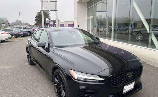 2023 Volvo S60 Plus Black Edition