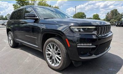 2023 Jeep Grand Cherokee Summit Reserve