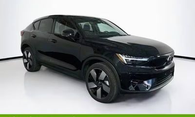 2023 Volvo C40 Ultimate Dark