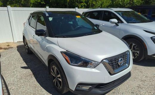 2020 Nissan Kicks SR