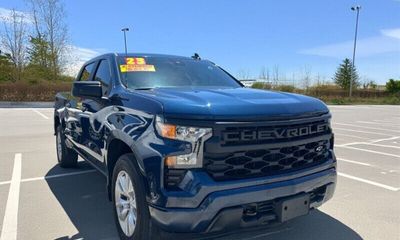 2023 Chevrolet Silverado Custom