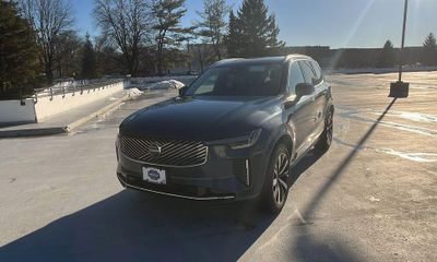 2026 Volvo XC90 Core