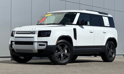 2023 Land Rover Defender 110 SE