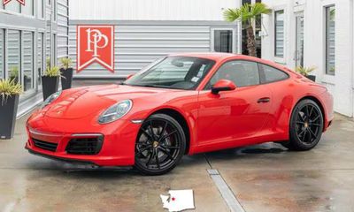 2018 Porsche 911 Carrera 4