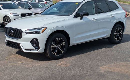 2026 Volvo XC60 Core
