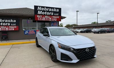 2023 Nissan Altima SR