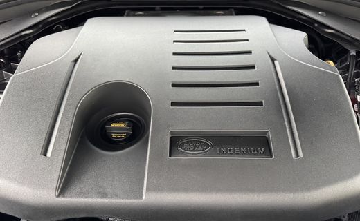 2026 Land Rover Range SE