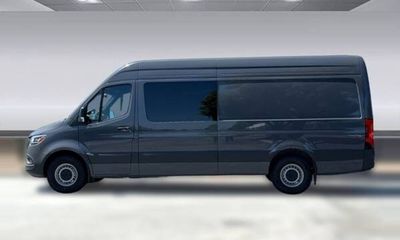 2025 Mercedes-Benz Sprinter 907 VS30
