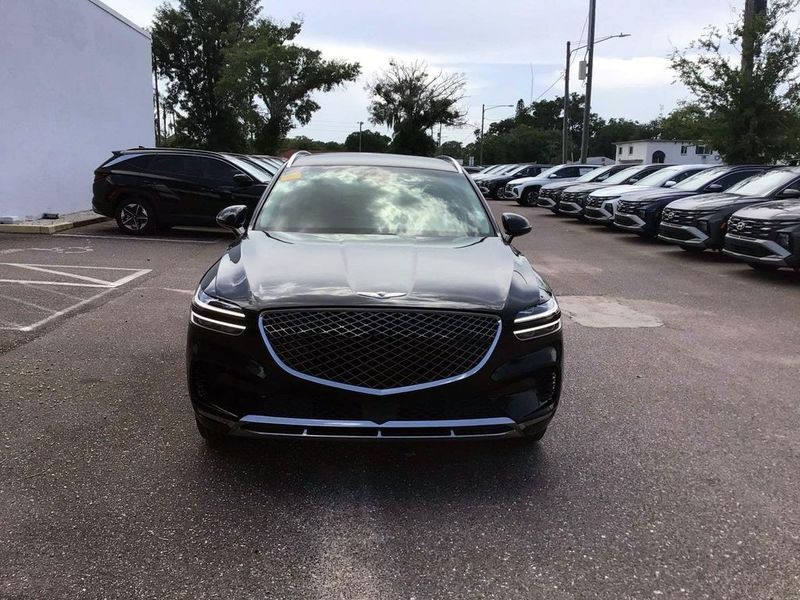 2022 Genesis GV70 — a typically priced live listing