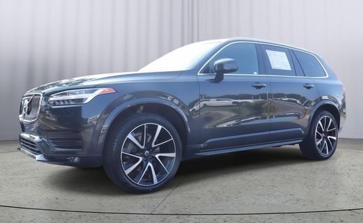 2022 Volvo XC90 Momentum