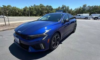 2025 Kia K5 GT Line